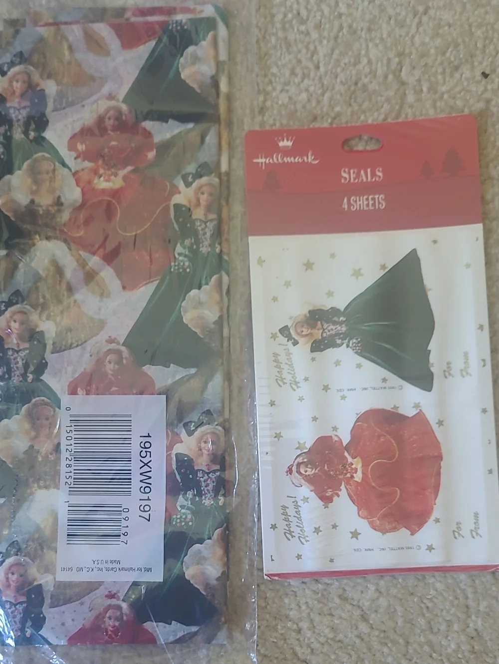 Hallmark Red Green Gold Designer Tissue & Seals